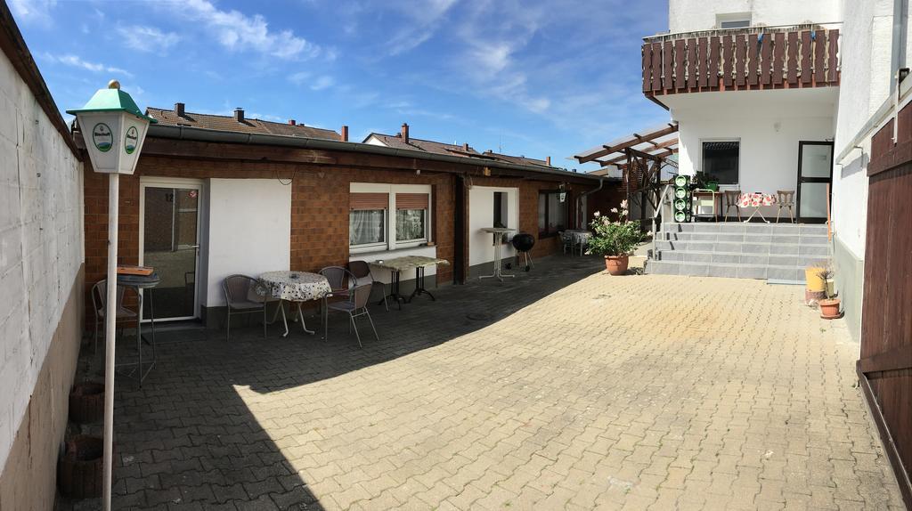 Gasthof Und Pension Mainzer Rad Schwetzingen Eksteriør bilde